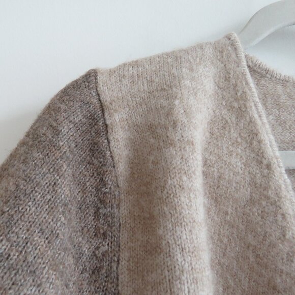 NEUFLORA Two Tone Lynnefield Wrap Sweater in Neutral Tan Quiet Luxury - Size M - Picture 5 of 15